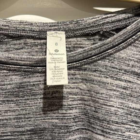 Lululemon grey cap sleeve tee - size 8 - Picture 2 of 4